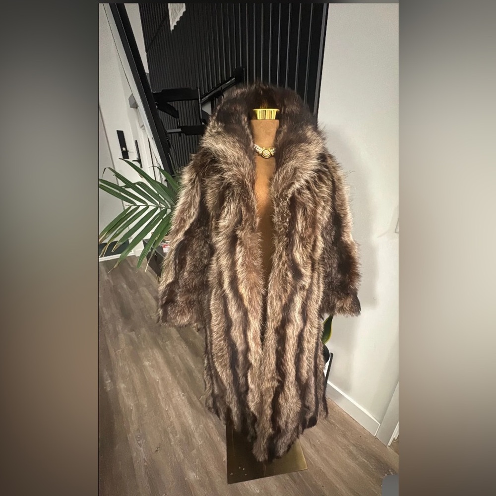 Luxurious Vintage Full Length Racoon Fur